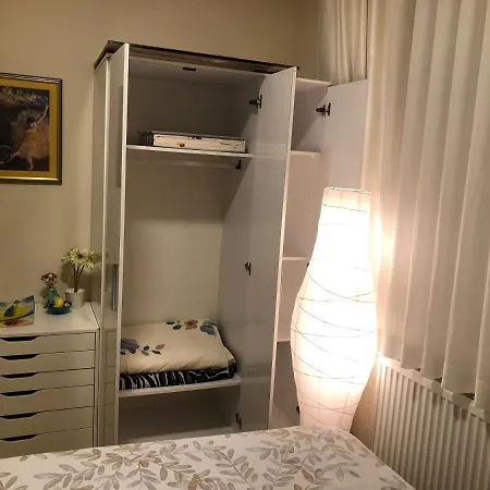 Apartament Lovely Escape House In A Frame With Garden