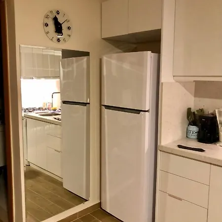 Lovely Escape House In A Frame With Garden Apartament *