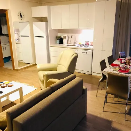 Lovely Escape House In A Frame With Garden Estambul